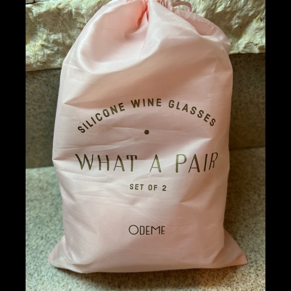Sefora ODEME Silicone Wine Glasses set of TWO in pink travel bag BRAND NEW! - Picture 2 of 10